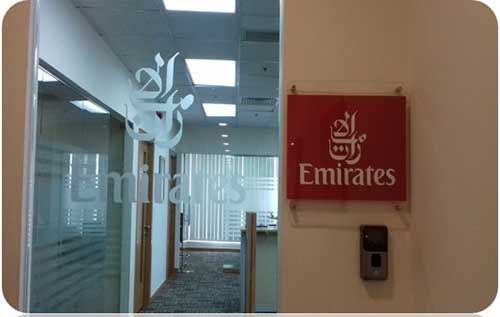 Lắp máy chấm công thẻ văn phòng Emirates 